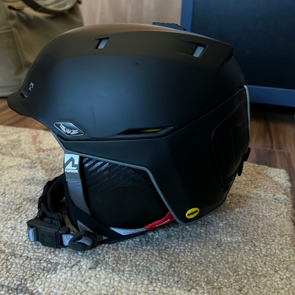 Marker phoenix 2 Mips helmet
